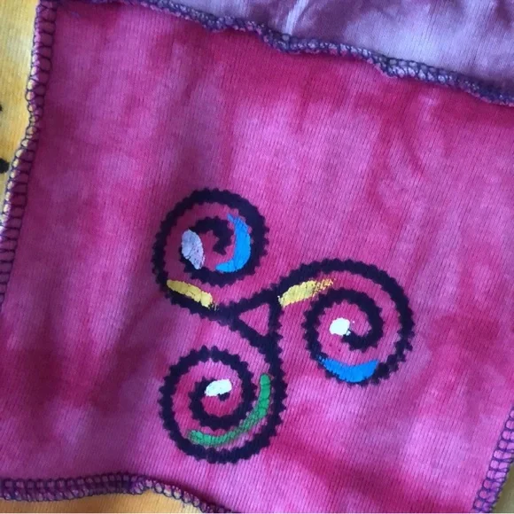 Assymetrical folk art long sleeve tee - Picture 6 of 8